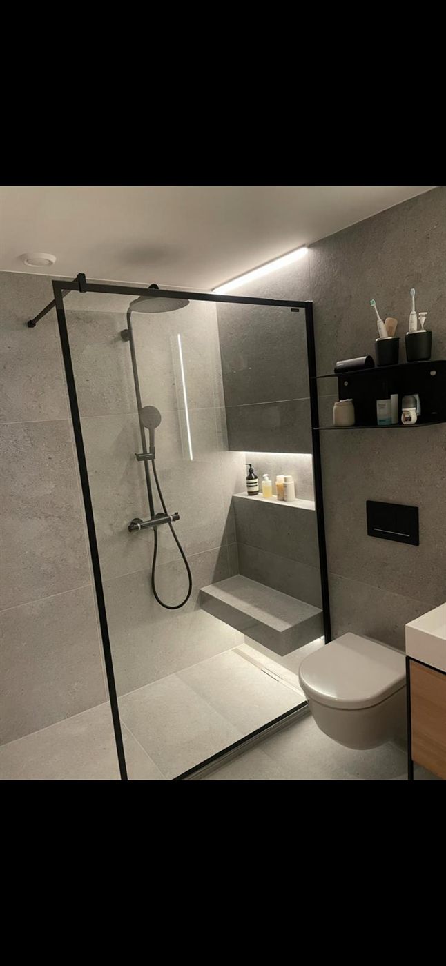 Walk-in-Dusche mit Glaswand